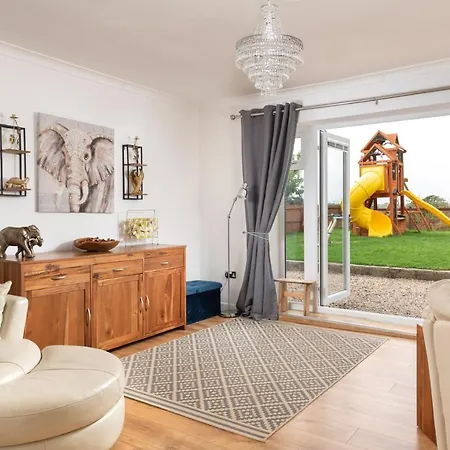 Country house Four Oaks *