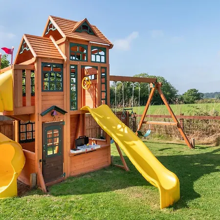 בית כפרי Four Oaks *